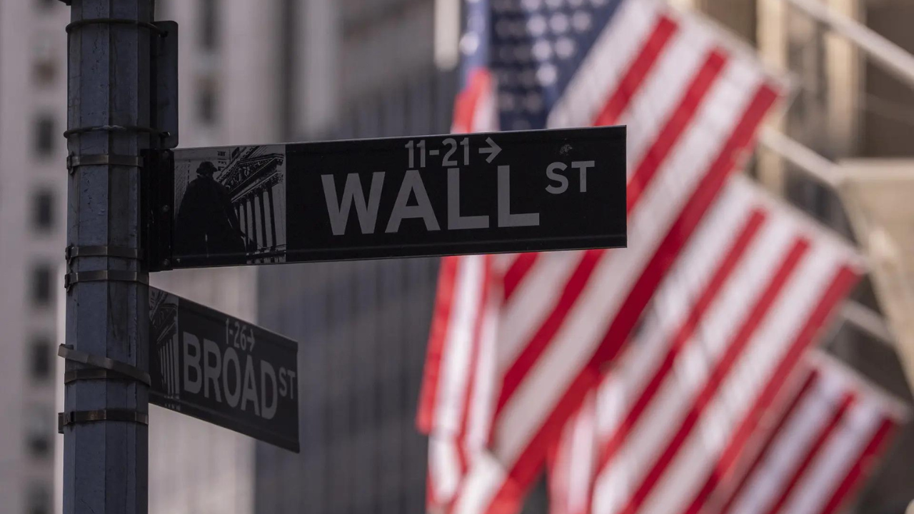 Wall Street Games NFT streak rewards system